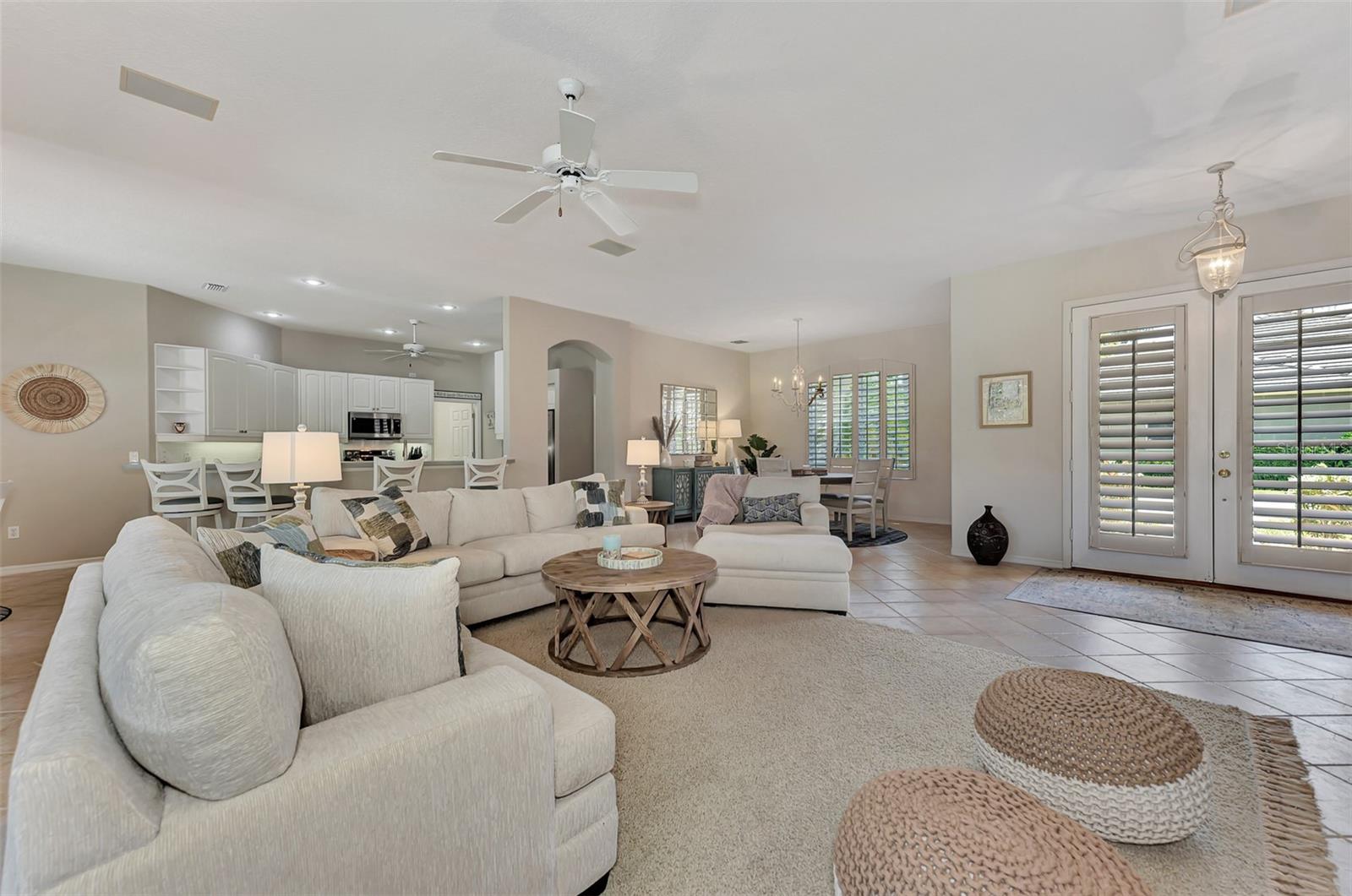 VENICE GOLF & COUNTRY CLUB - Residential Lease