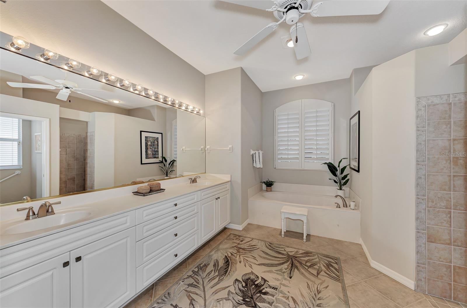 VENICE GOLF & COUNTRY CLUB - Residential Lease