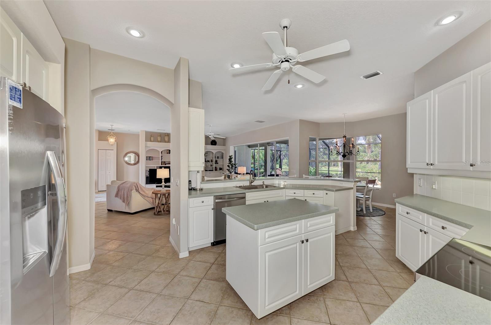 VENICE GOLF & COUNTRY CLUB - Residential Lease