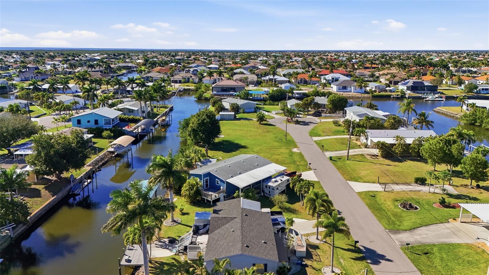 RIVIERA LAGOONS - Land