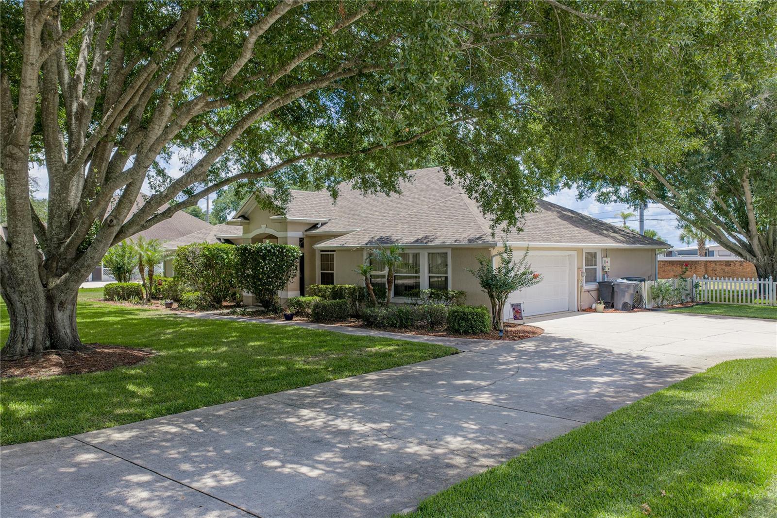 ELOISE POINTE ESTATES - Residential