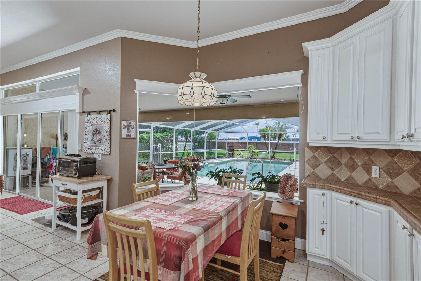 ELOISE POINTE ESTATES - Residential