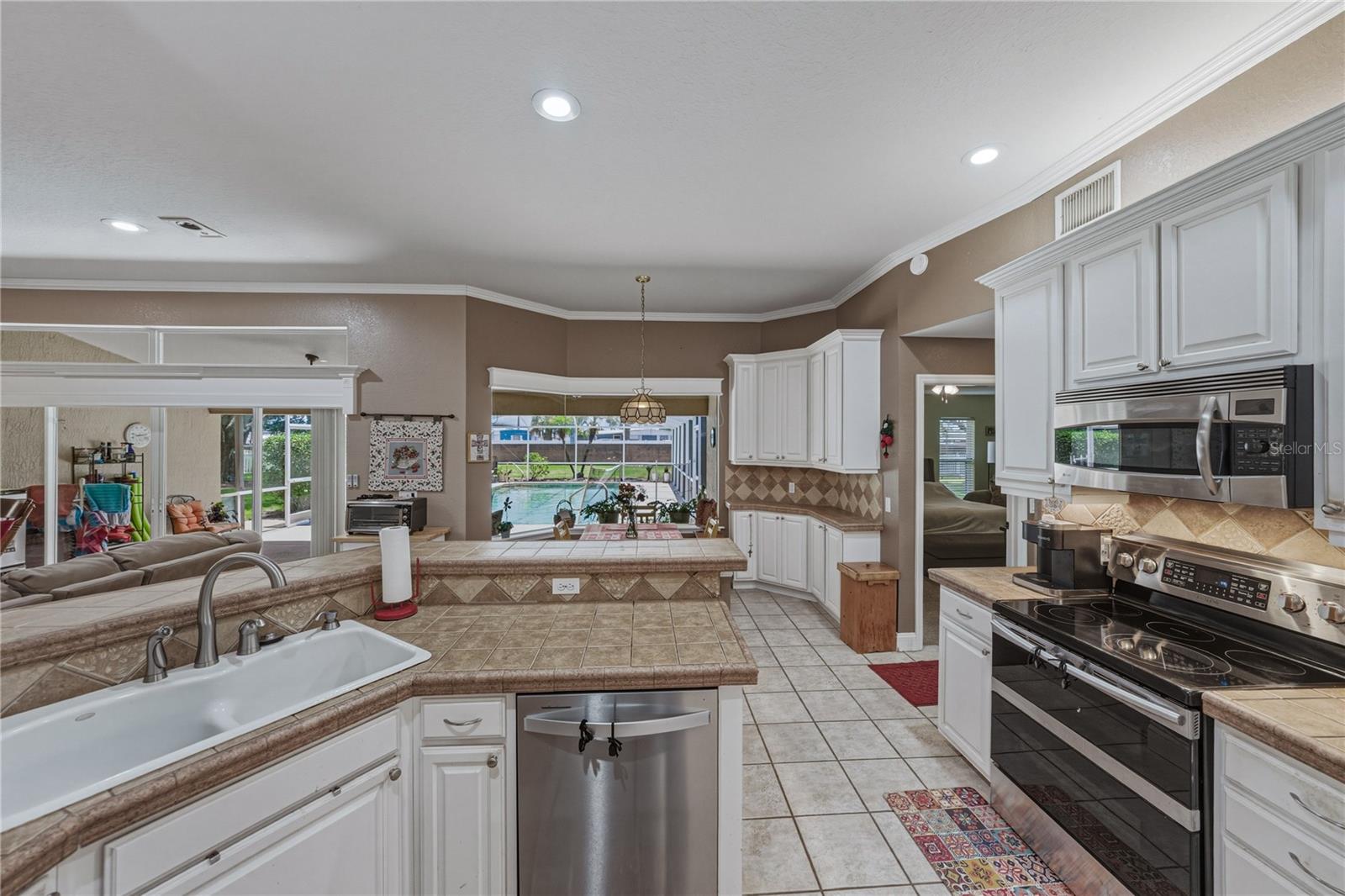 ELOISE POINTE ESTATES - Residential