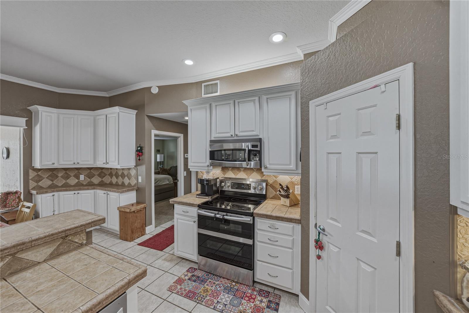 ELOISE POINTE ESTATES - Residential
