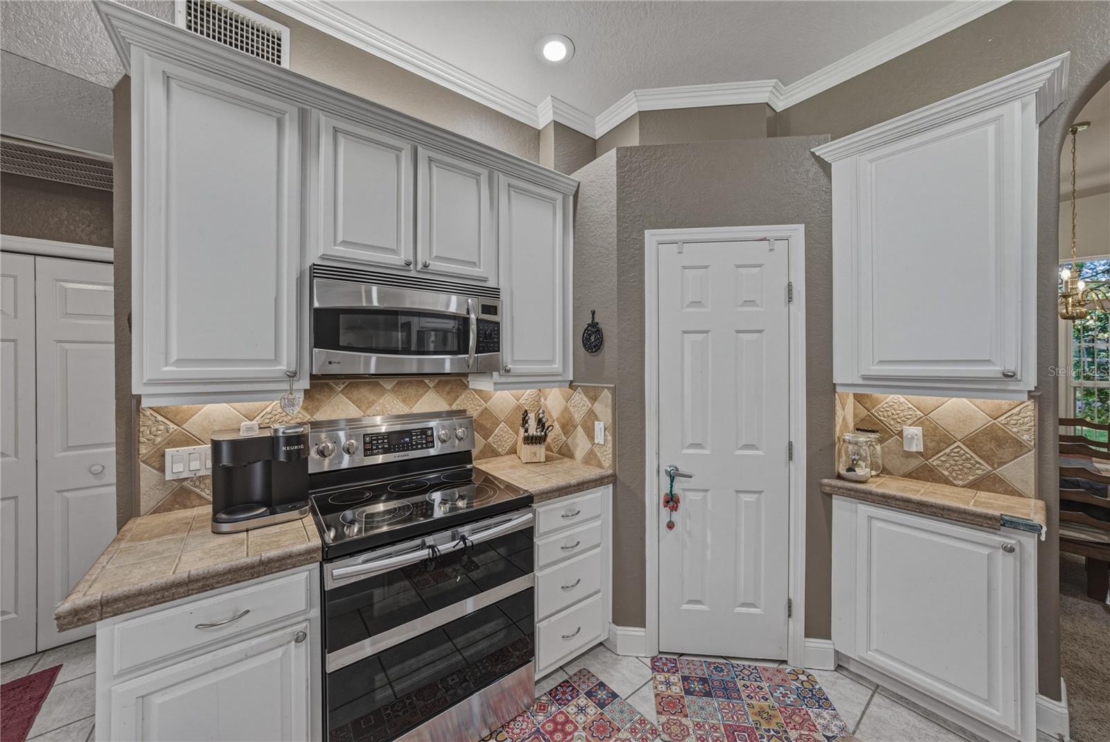 ELOISE POINTE ESTATES - Residential