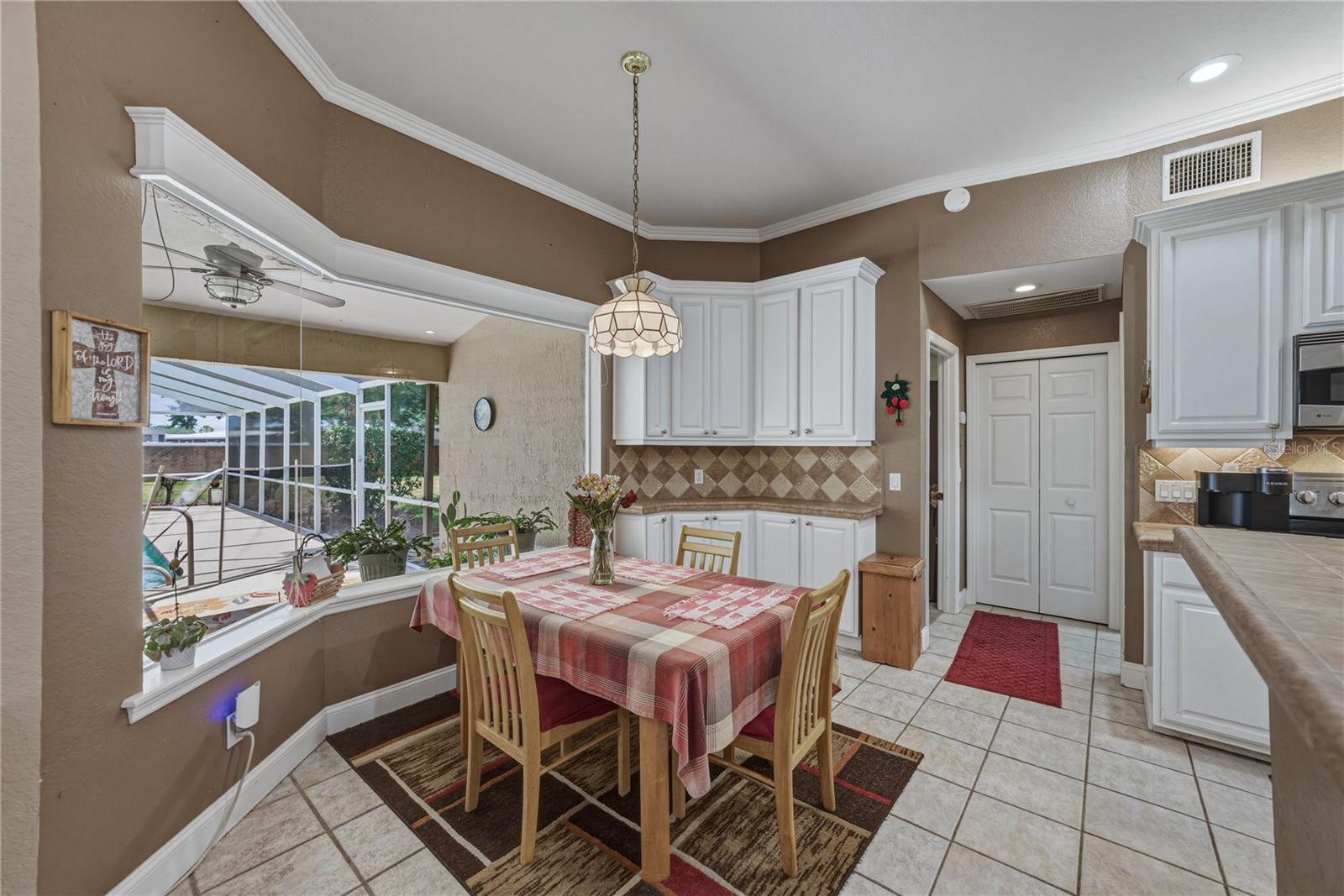 ELOISE POINTE ESTATES - Residential