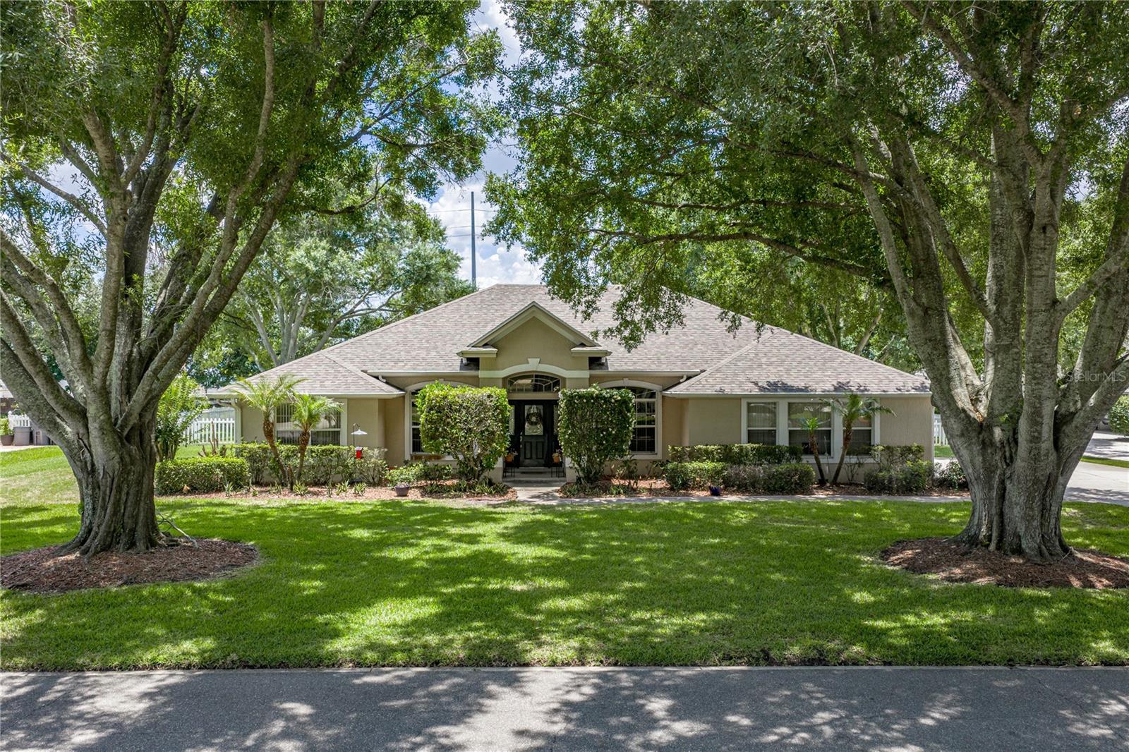 ELOISE POINTE ESTATES - Residential