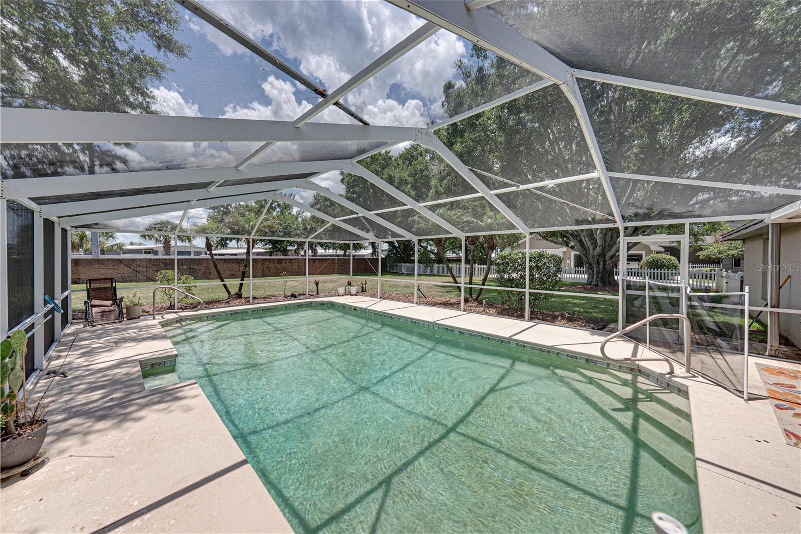 ELOISE POINTE ESTATES - Residential