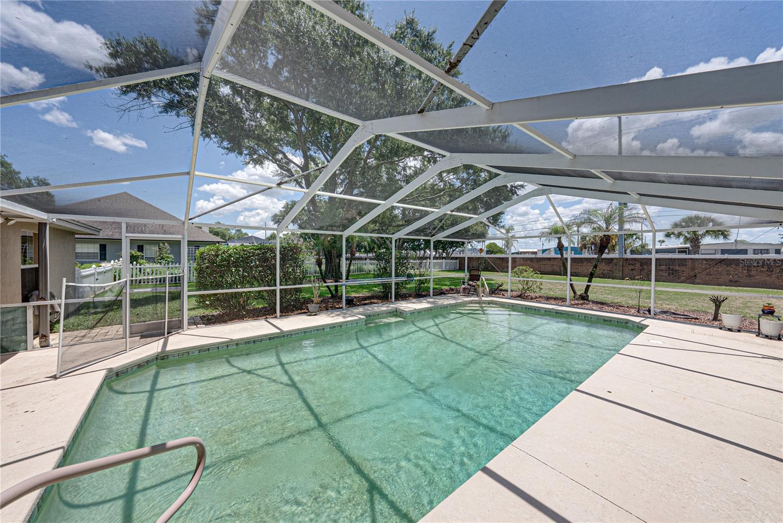 ELOISE POINTE ESTATES - Residential