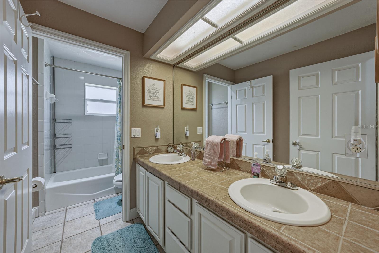 ELOISE POINTE ESTATES - Residential