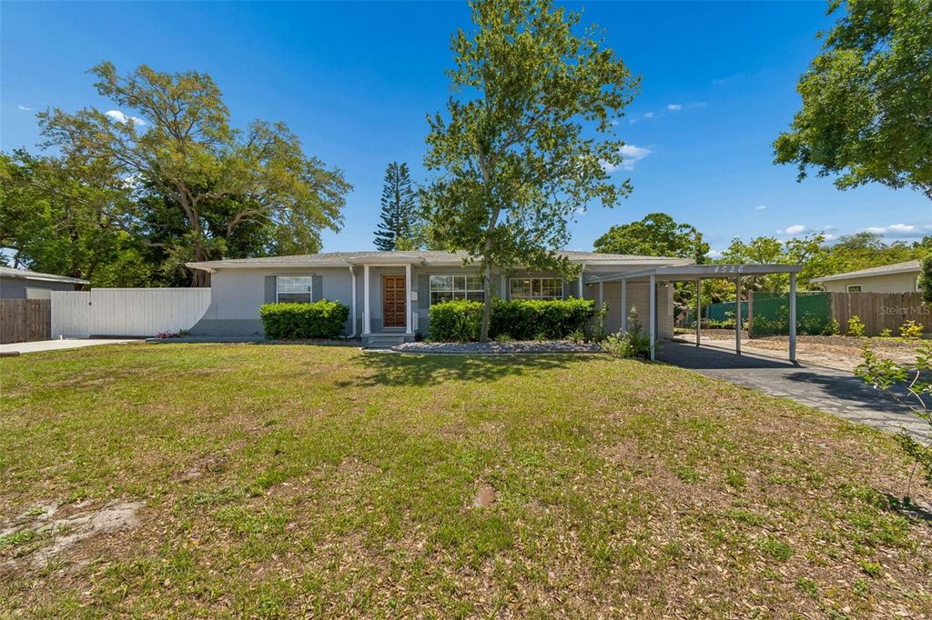 Photo of 4526 Yardley Avenue N, St Petersburg, FL 33713 (MLS # O6401866)