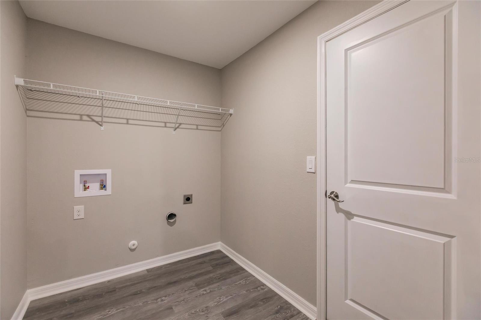 ROTONDA LAKES - Residential