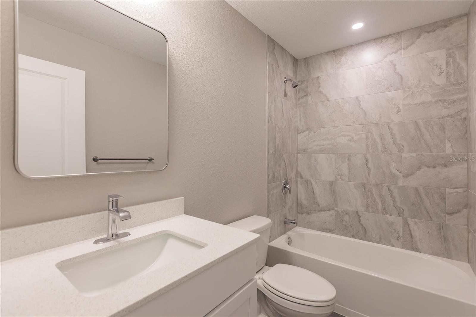 ROTONDA LAKES - Residential