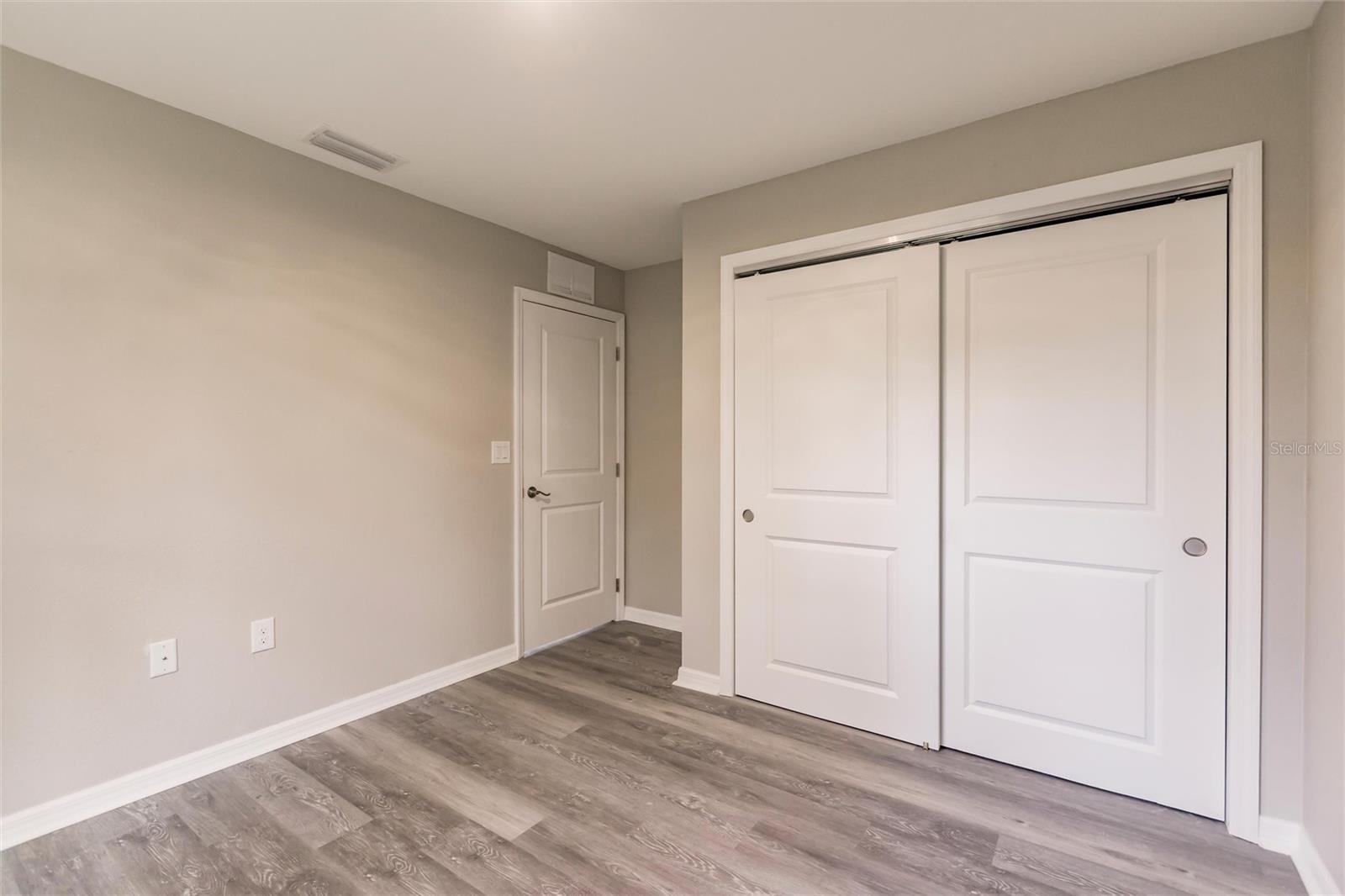 ROTONDA LAKES - Residential