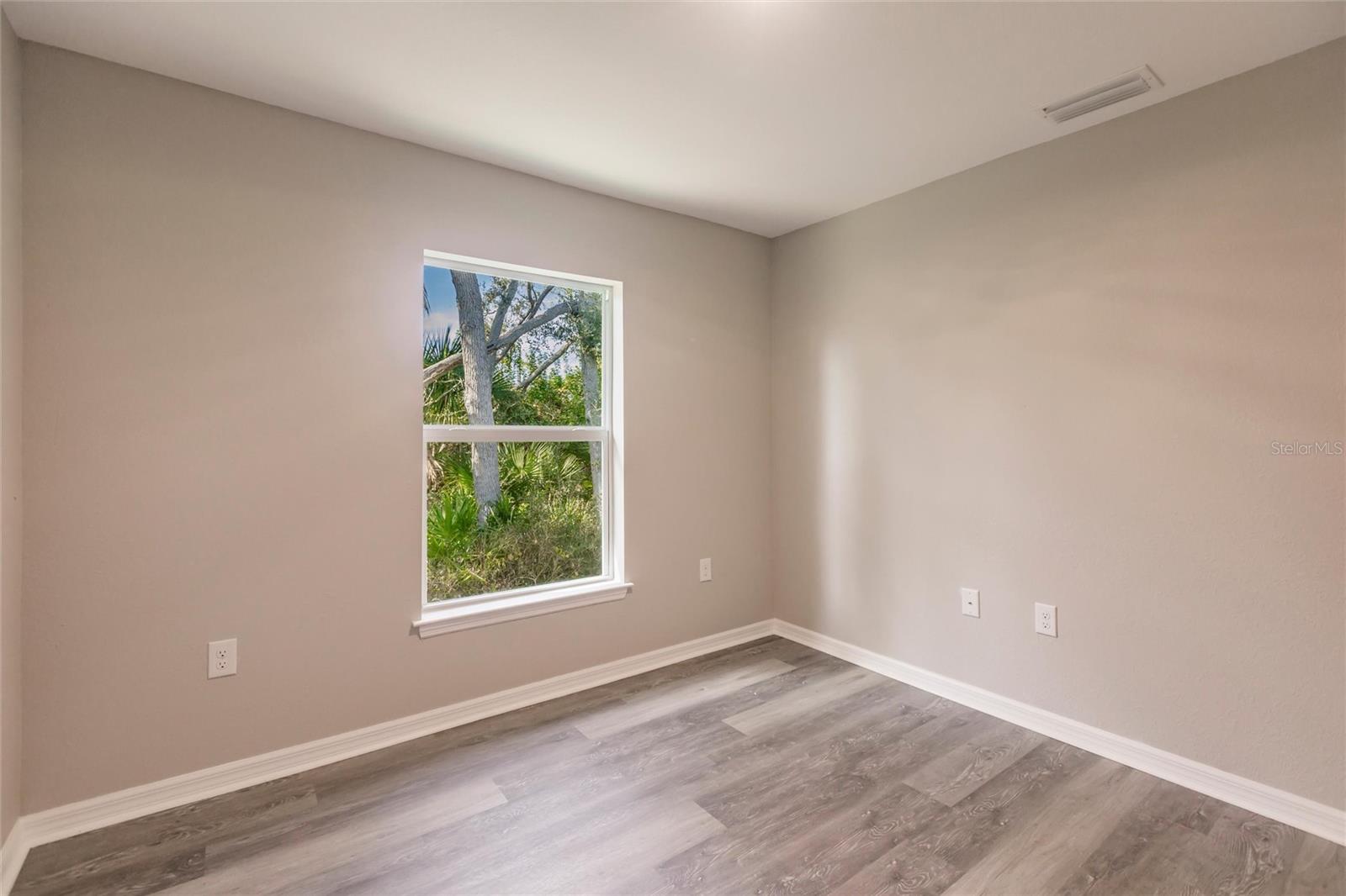 ROTONDA LAKES - Residential