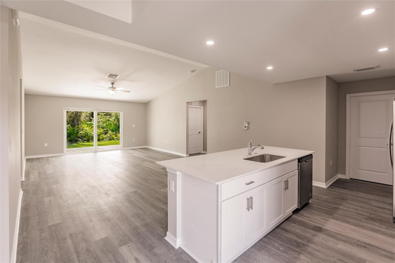 ROTONDA LAKES - Residential