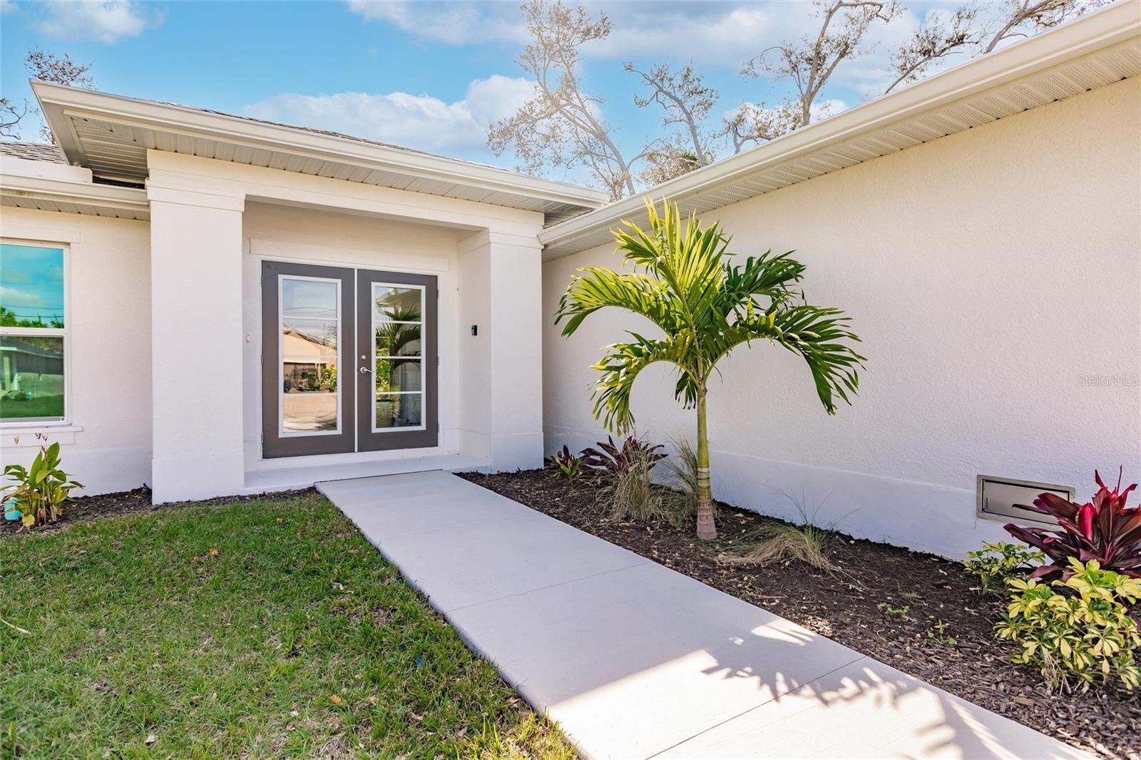 ROTONDA LAKES - Residential