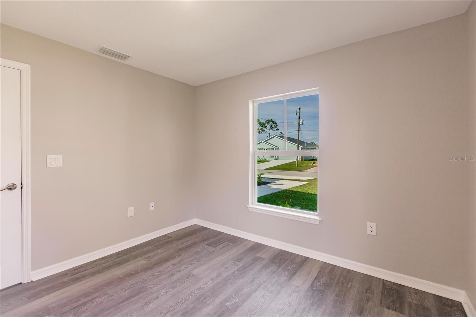 ROTONDA LAKES - Residential