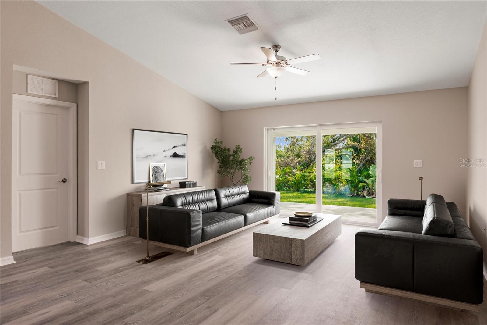 ROTONDA LAKES - Residential