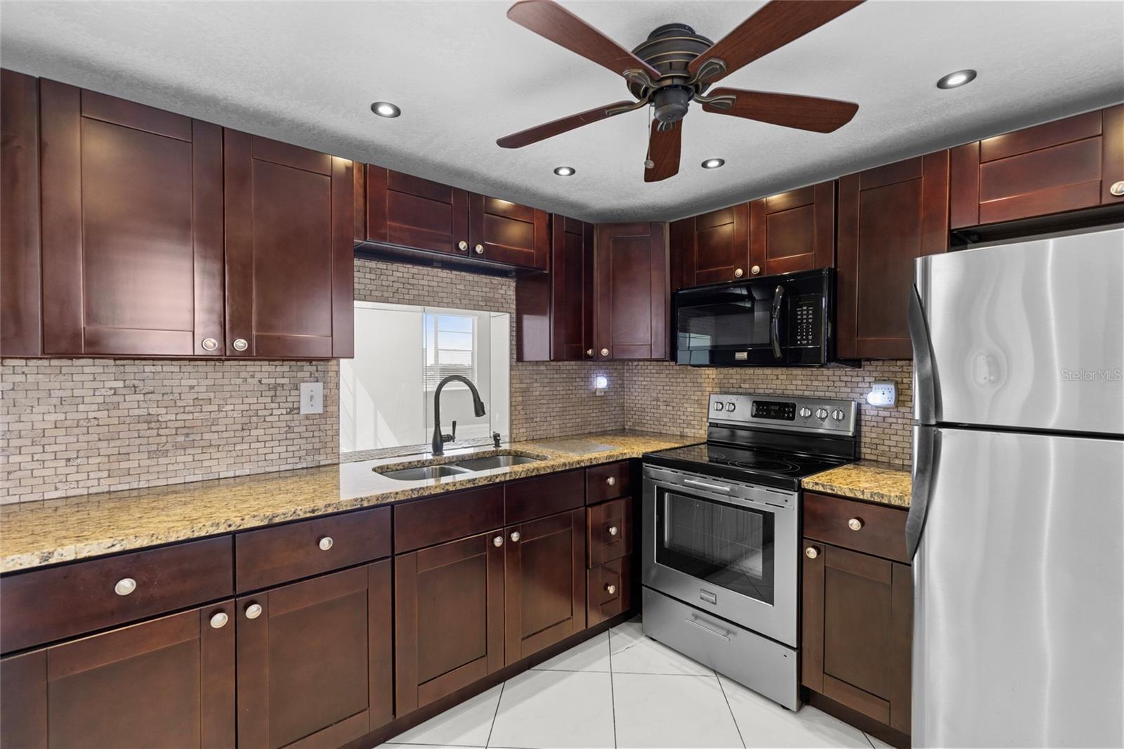 THE ISLANDS-MARTINIQUE CONDO - Residential Lease