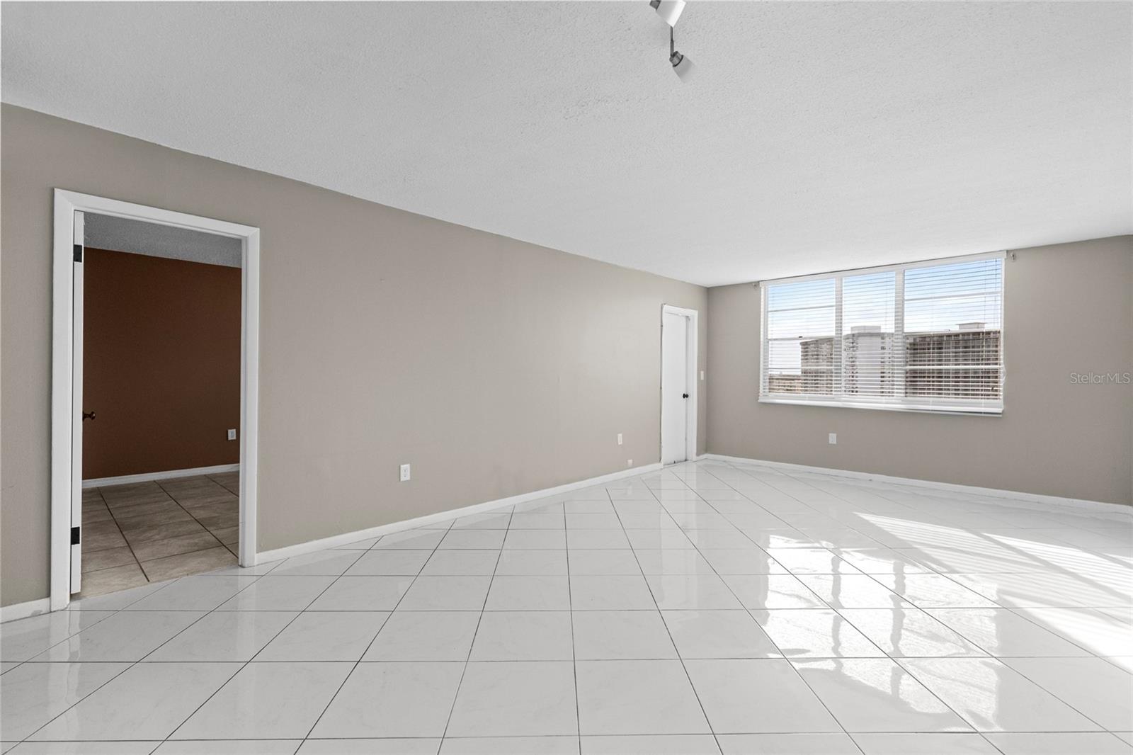 THE ISLANDS-MARTINIQUE CONDO - Residential Lease