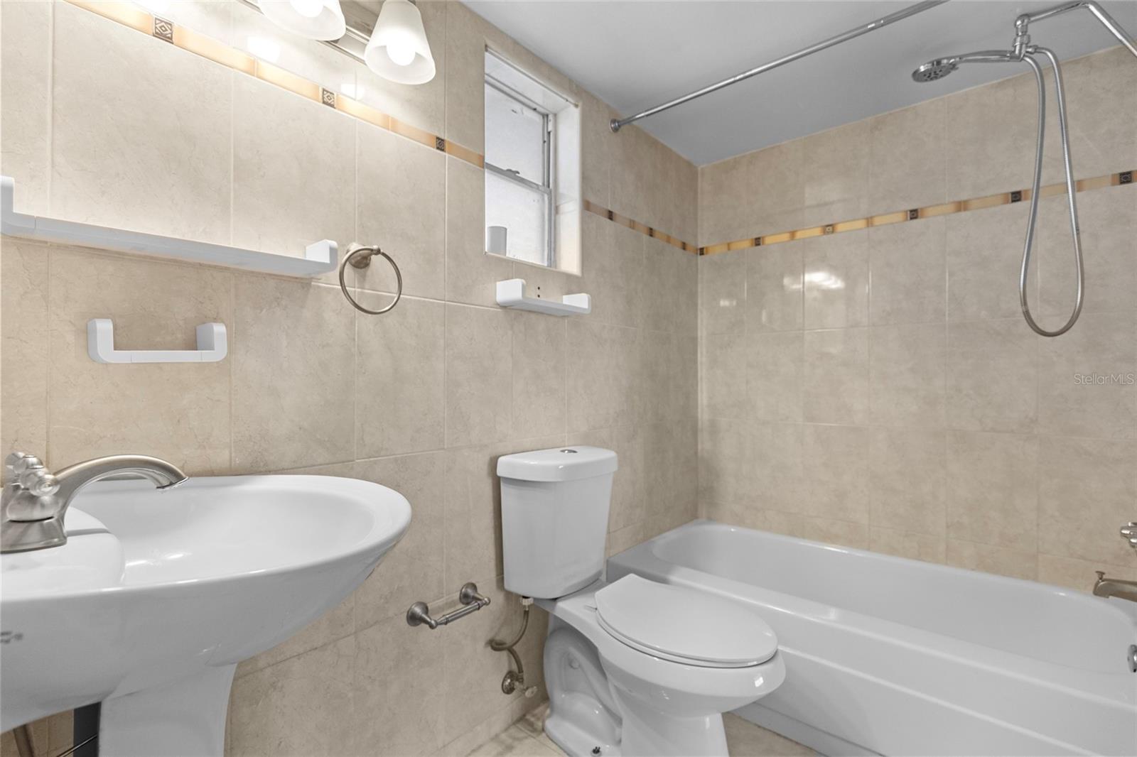 THE ISLANDS-MARTINIQUE CONDO - Residential Lease