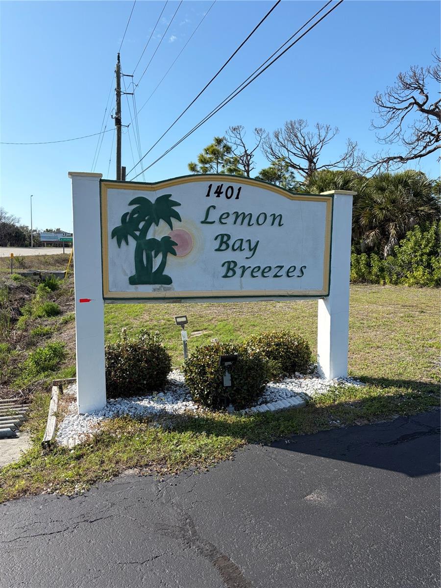 LEMON BAY BREEZES PH 01 - Residential