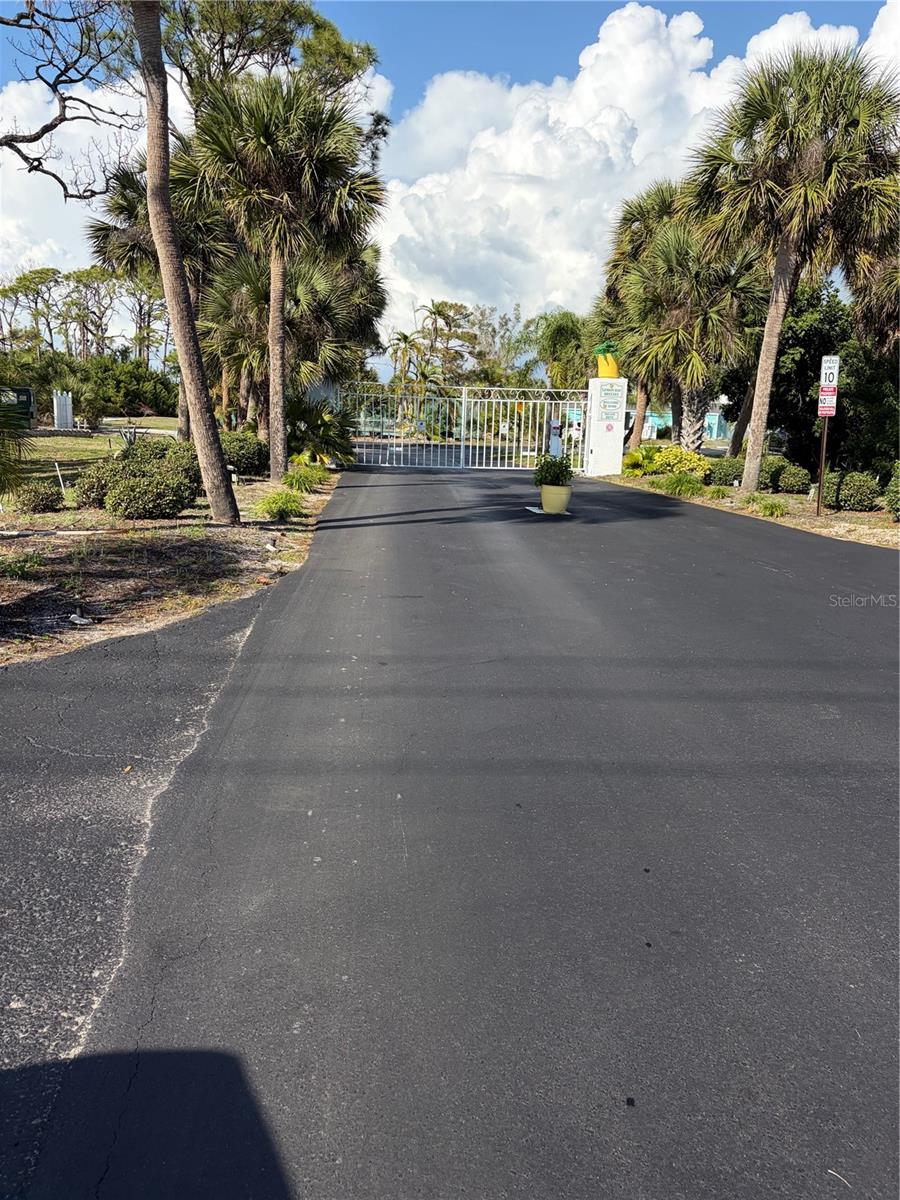 LEMON BAY BREEZES PH 01 - Residential