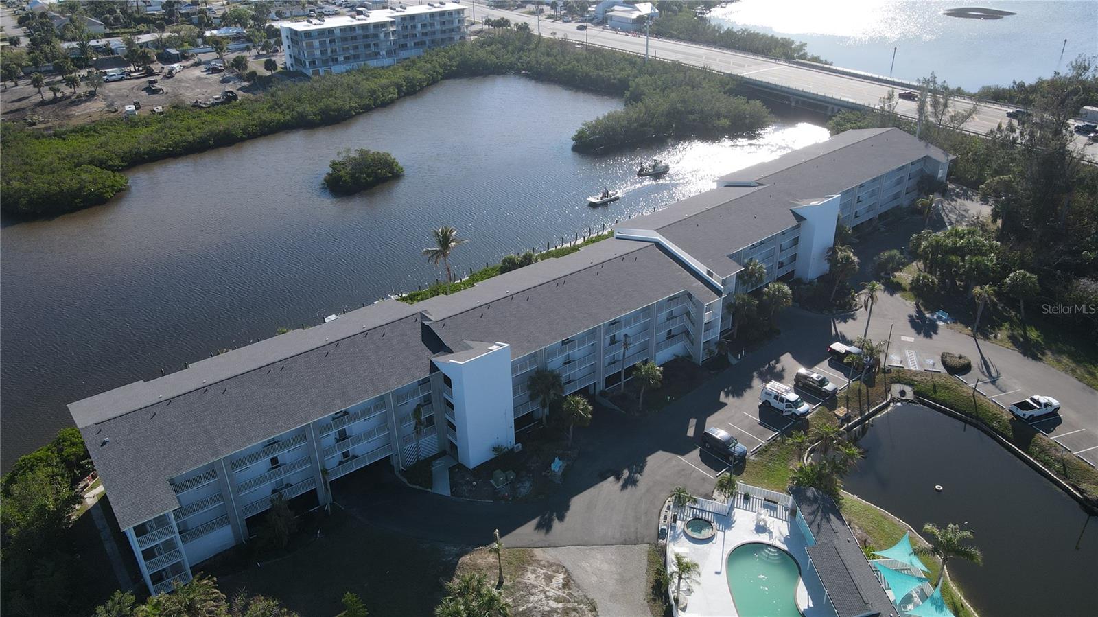 LEMON BAY BREEZES PH 01 - Residential