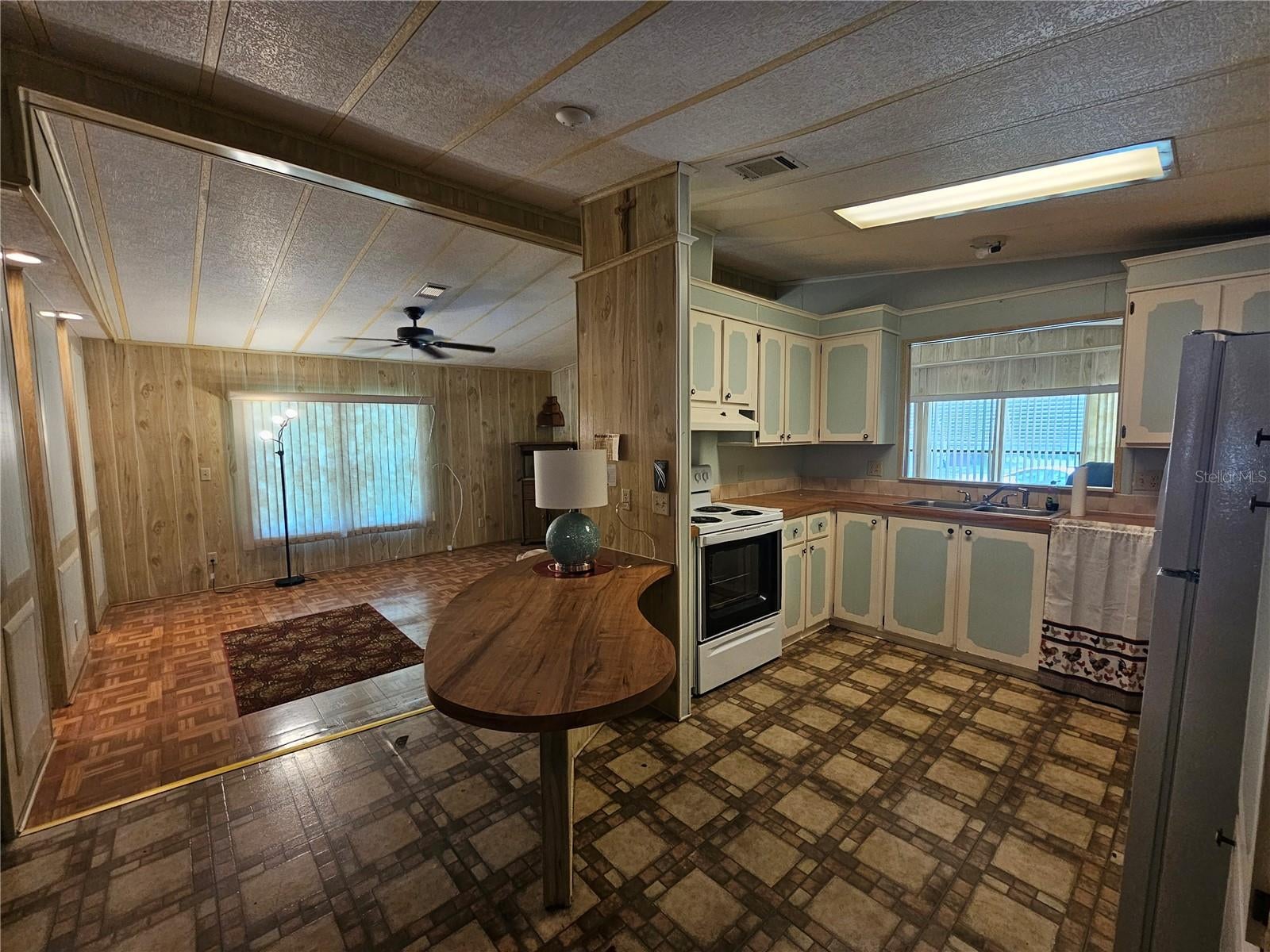 198 SUNSET DRIVE