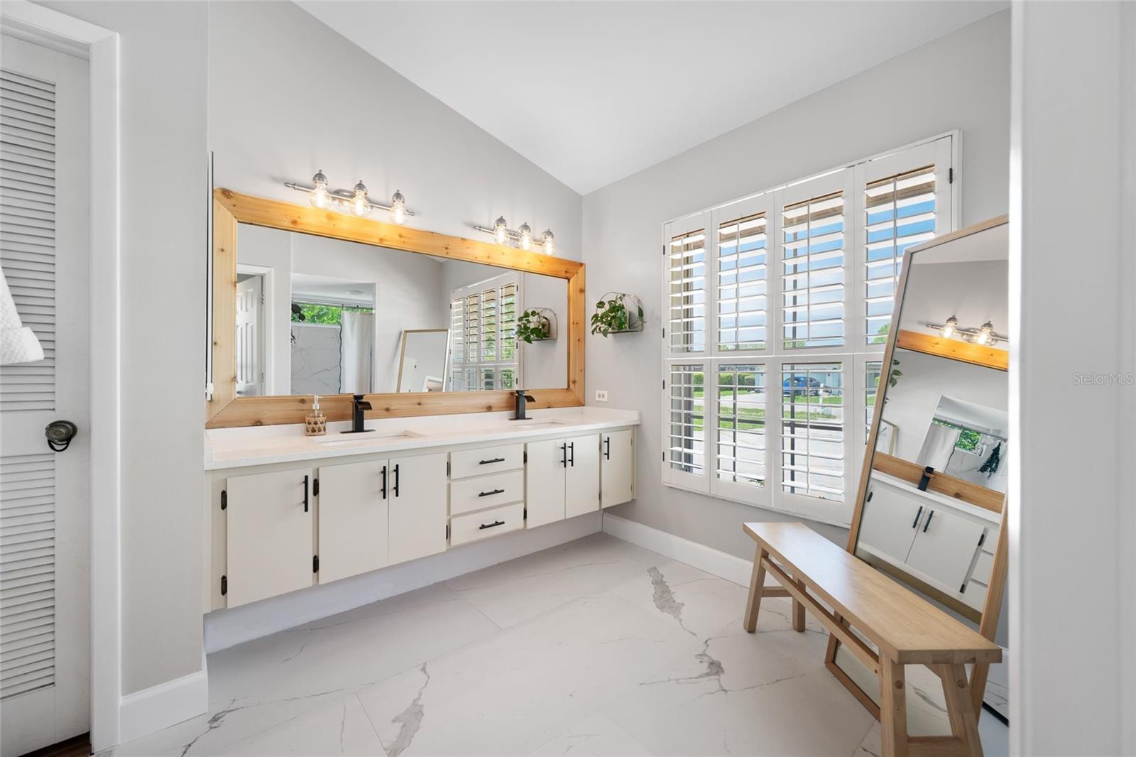 BERKLEY VILLAGE - Residential