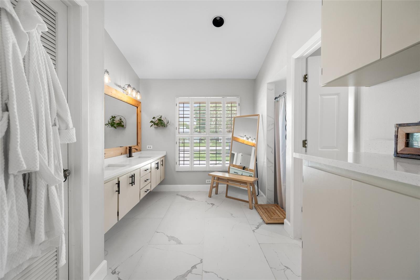 BERKLEY VILLAGE - Residential