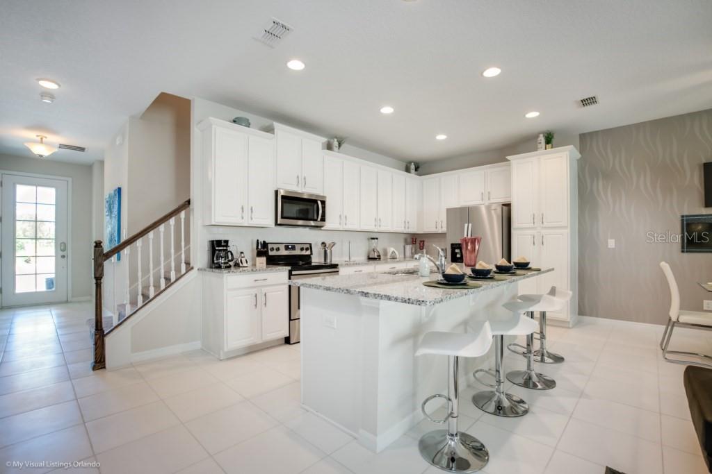 1542 CAREY PALM CIRCLE