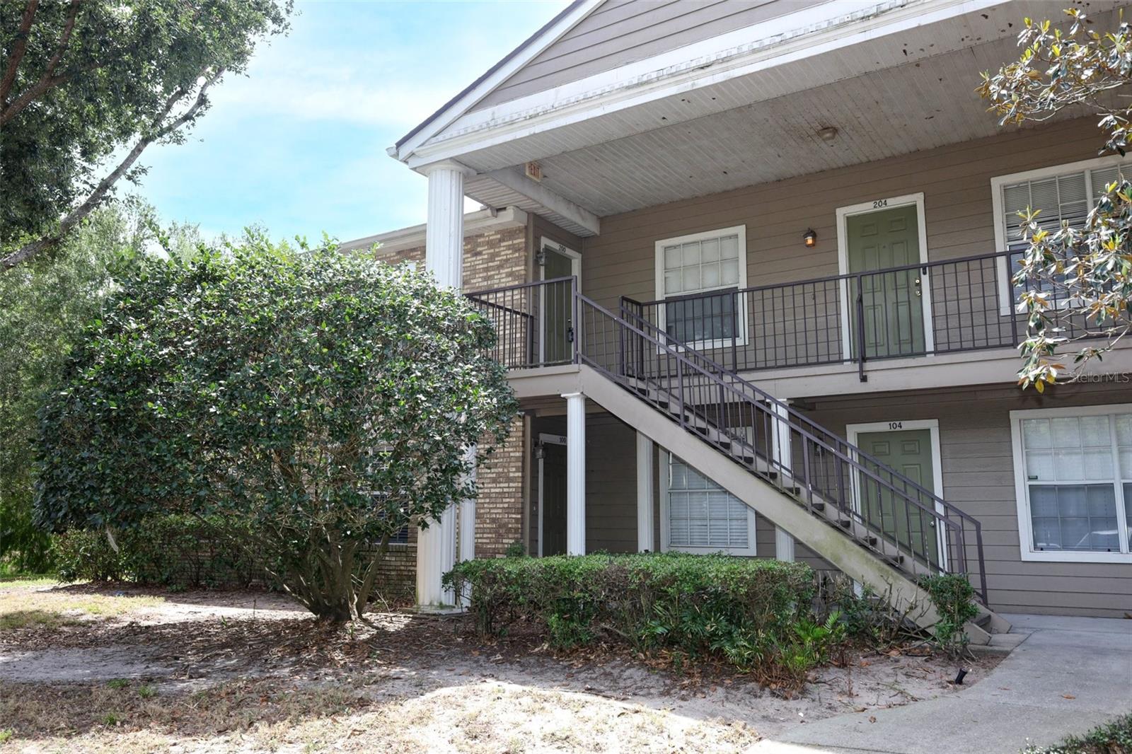 HUNTERS RESERVE A CONDO - Residential