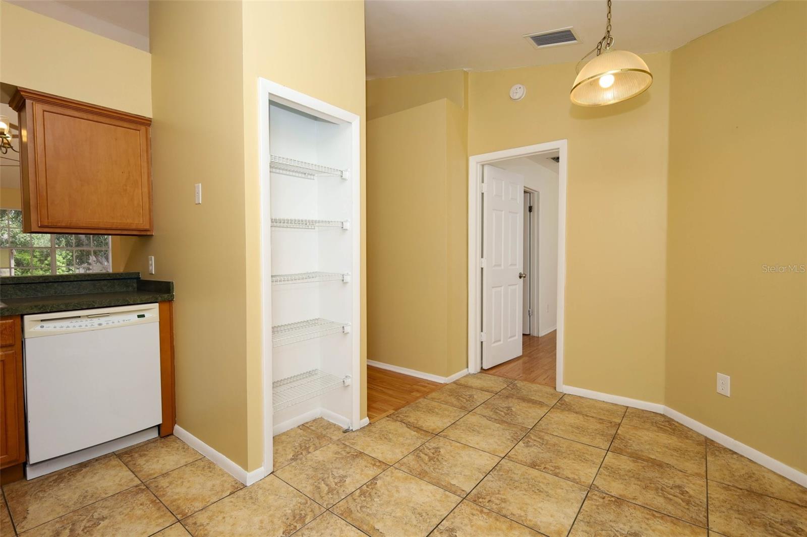 HUNTERS RESERVE A CONDO - Residential