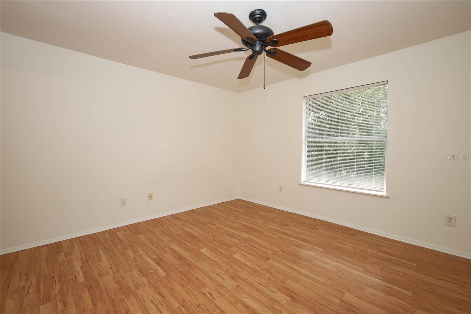 HUNTERS RESERVE A CONDO - Residential