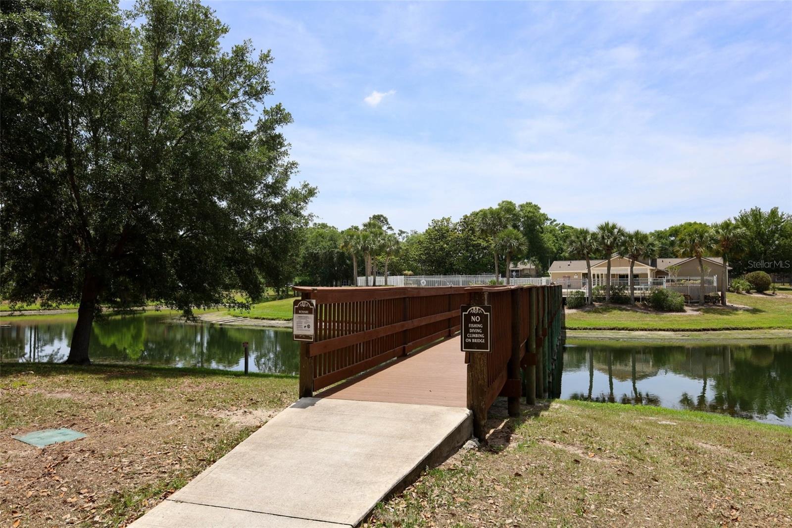HUNTERS RESERVE A CONDO - Residential