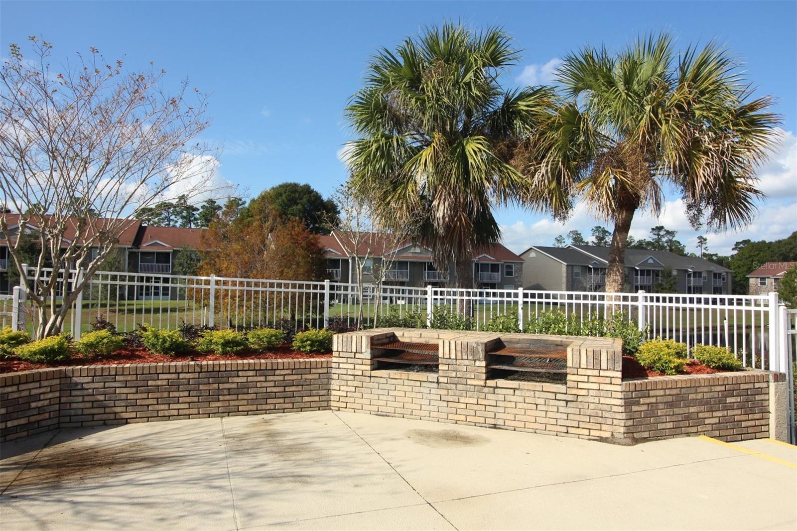 HUNTERS RESERVE A CONDO - Residential