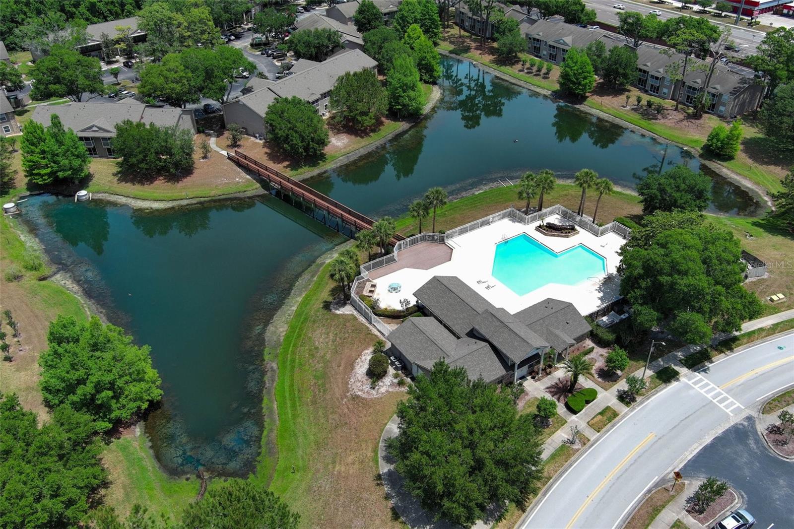 HUNTERS RESERVE A CONDO - Residential