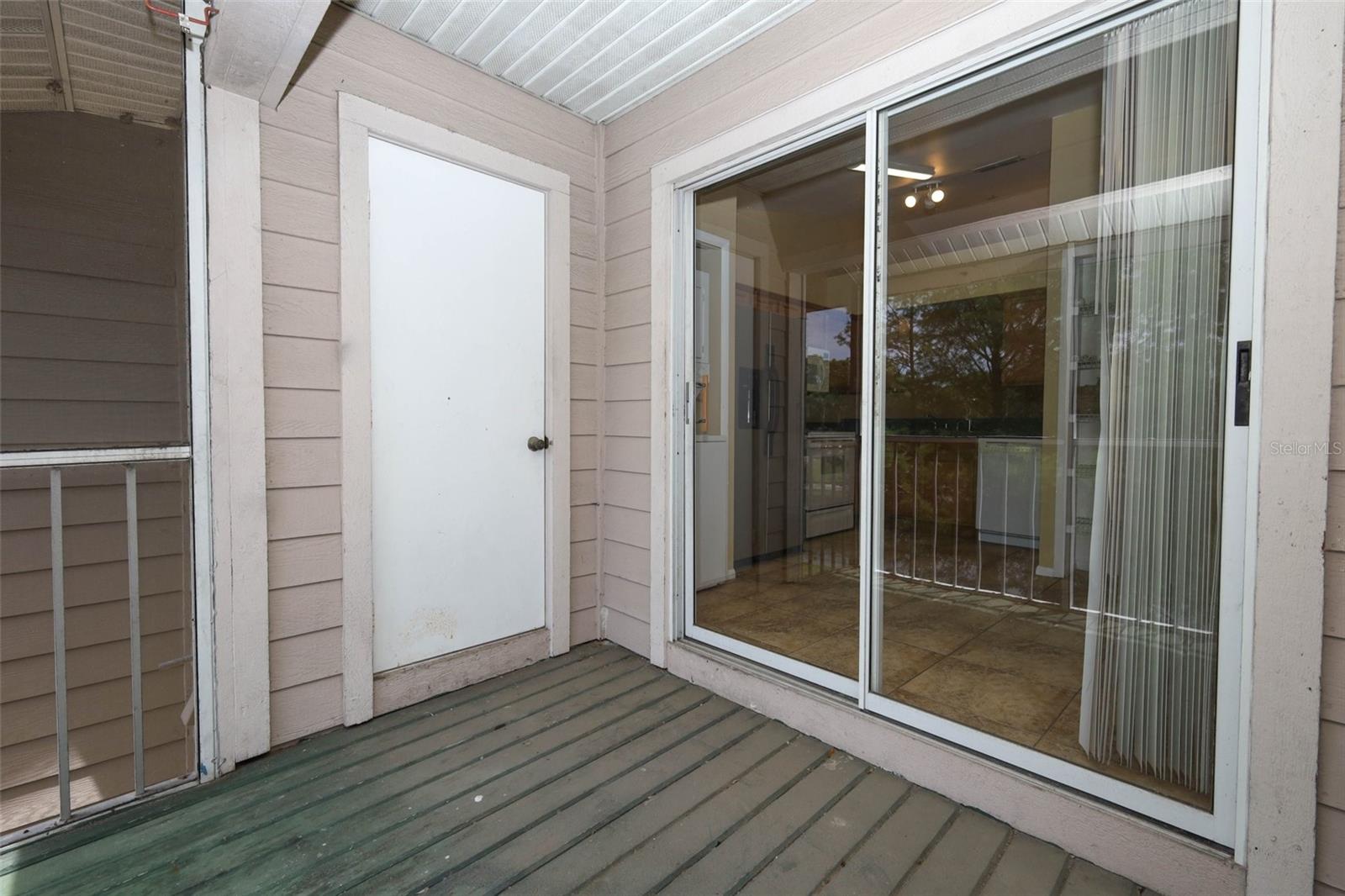 HUNTERS RESERVE A CONDO - Residential