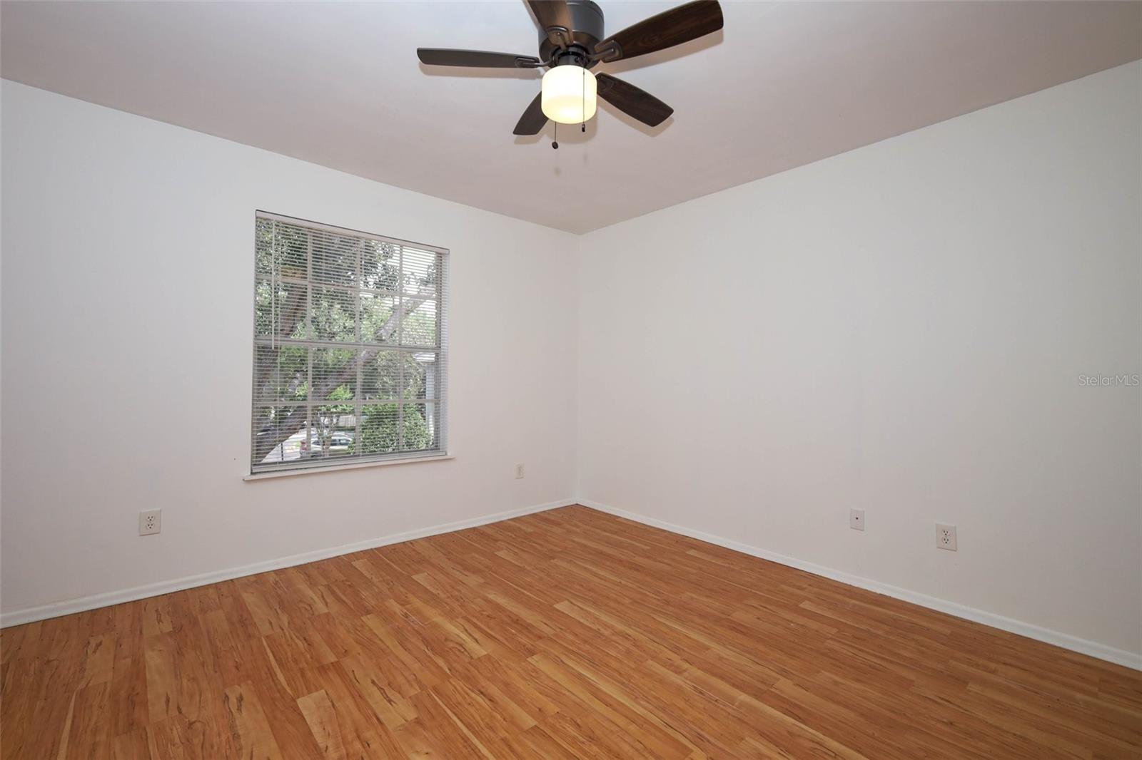 HUNTERS RESERVE A CONDO - Residential