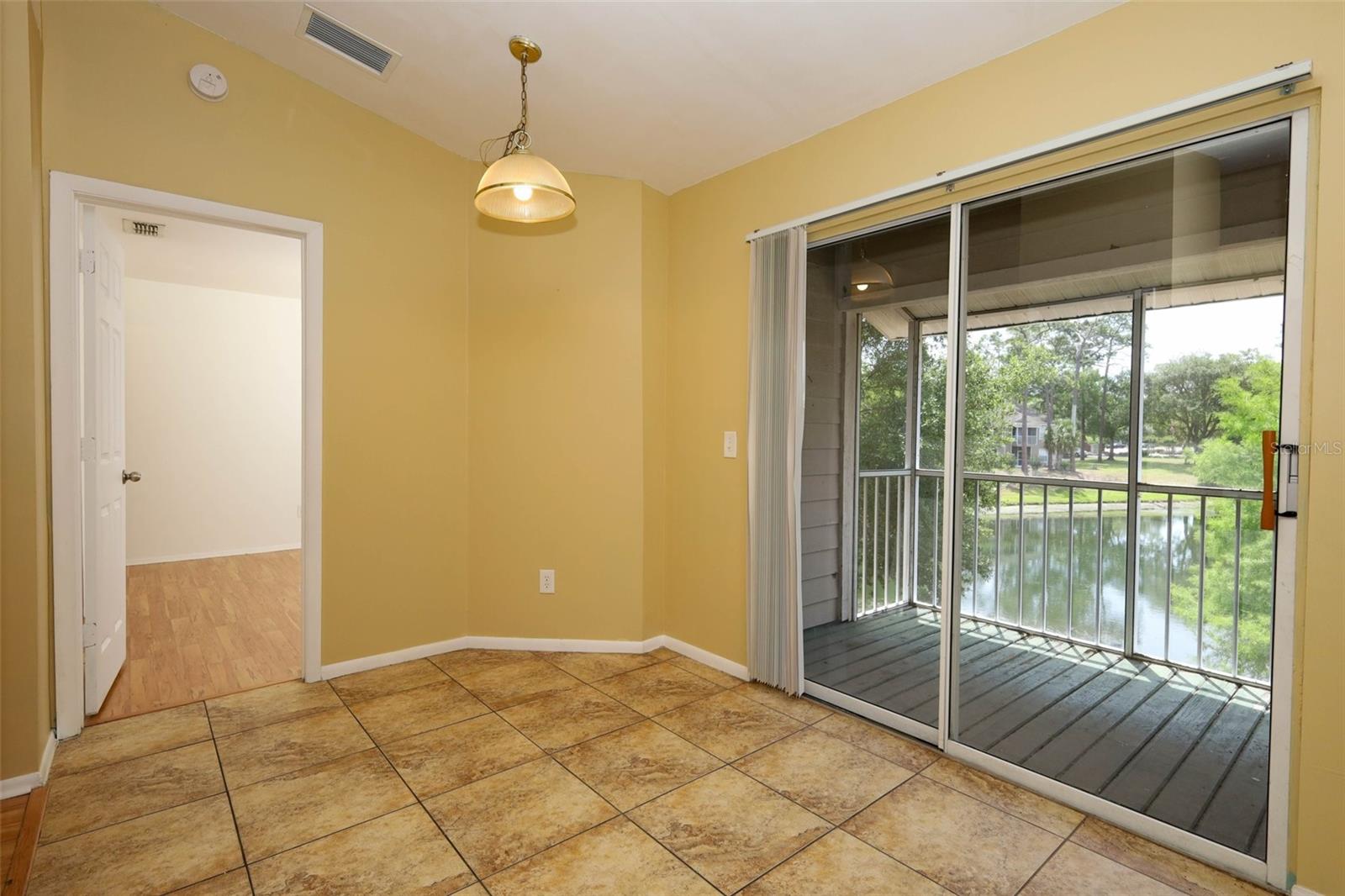 HUNTERS RESERVE A CONDO - Residential