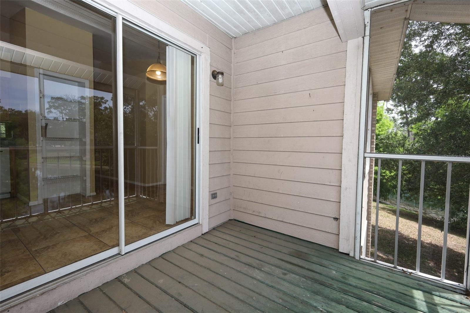 HUNTERS RESERVE A CONDO - Residential