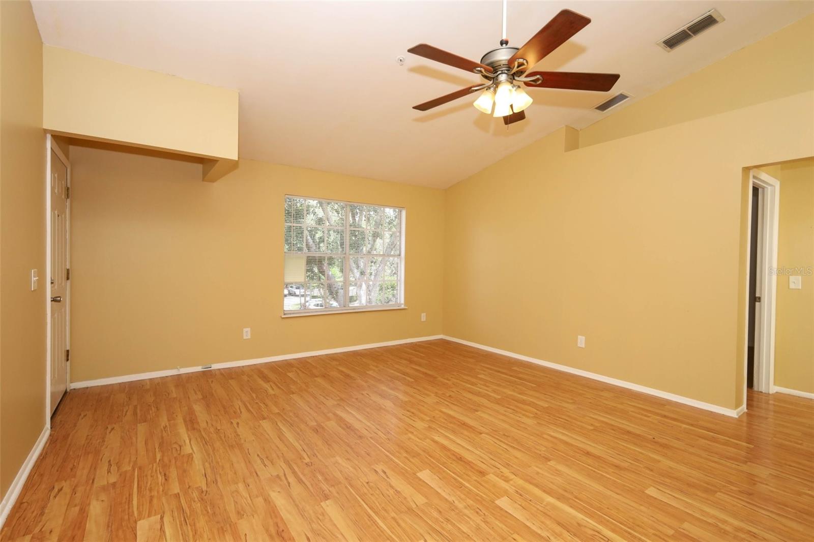 HUNTERS RESERVE A CONDO - Residential