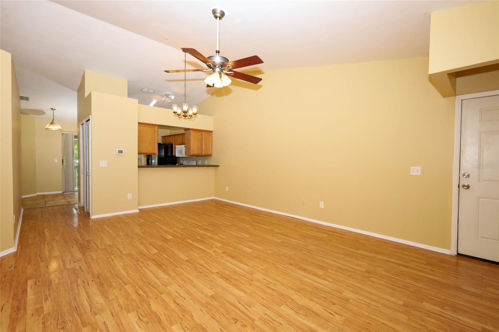 HUNTERS RESERVE A CONDO - Residential