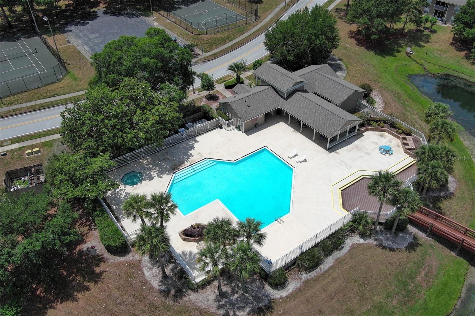 HUNTERS RESERVE A CONDO - Residential