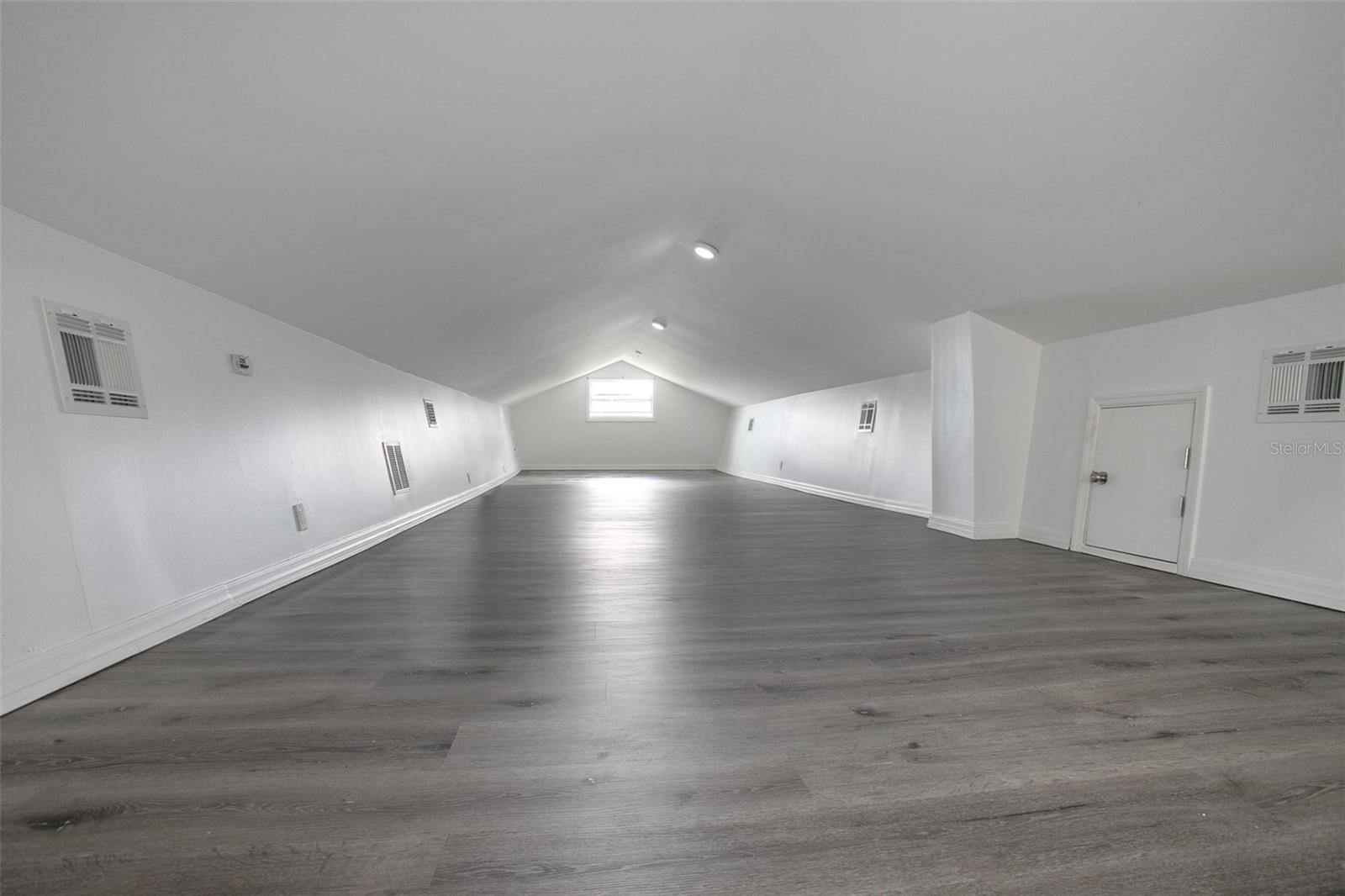 BALLARDS IN BLK 08 HOWRYS ADD DELAND - Residential