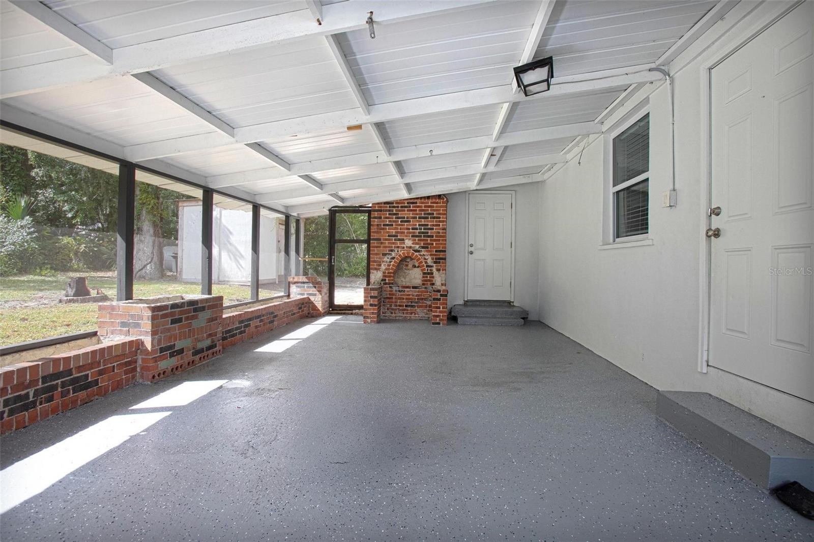 BALLARDS IN BLK 08 HOWRYS ADD DELAND - Residential