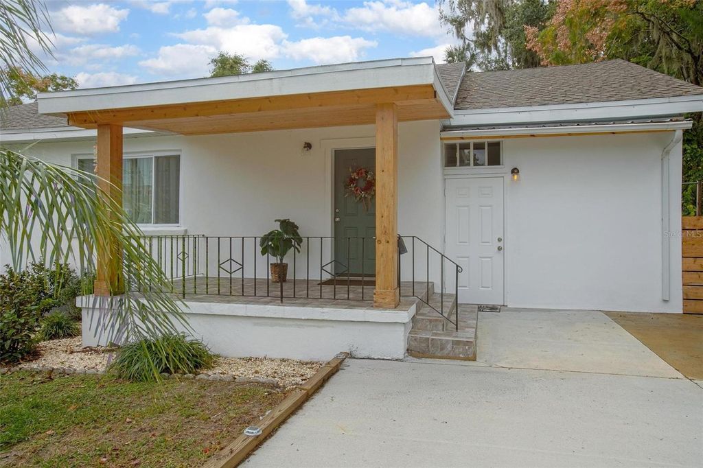 Photo of 334 W Howry Avenue, Deland, FL 32720 (MLS # V4945624)