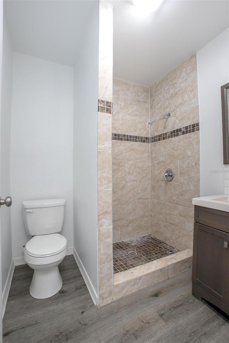 BALLARDS IN BLK 08 HOWRYS ADD DELAND - Residential